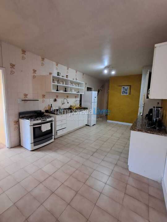 Casa para aluguel de temporada em Bombinhas (Morrinhos)