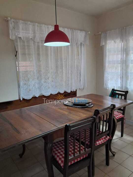 Casa para aluguel de temporada em Bombinhas (Morrinhos)