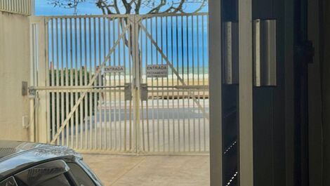 Beautiful beachfront apartment in Balneário Camboriú with 2 suites.