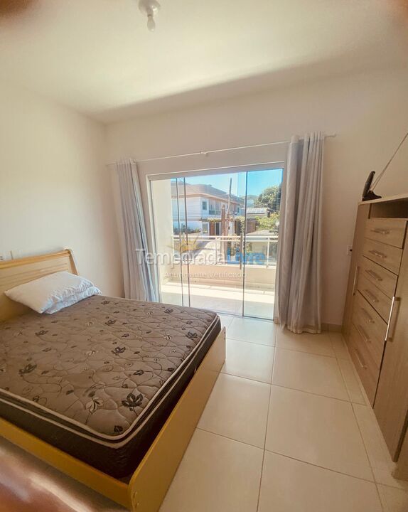 Casa para aluguel de temporada em Bombinhas (Praia de Zimbros)