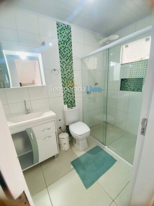 Casa para aluguel de temporada em Bombinhas (Praia de Zimbros)