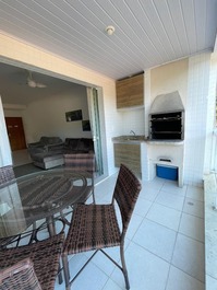 Sacada com churrasqueira privativa