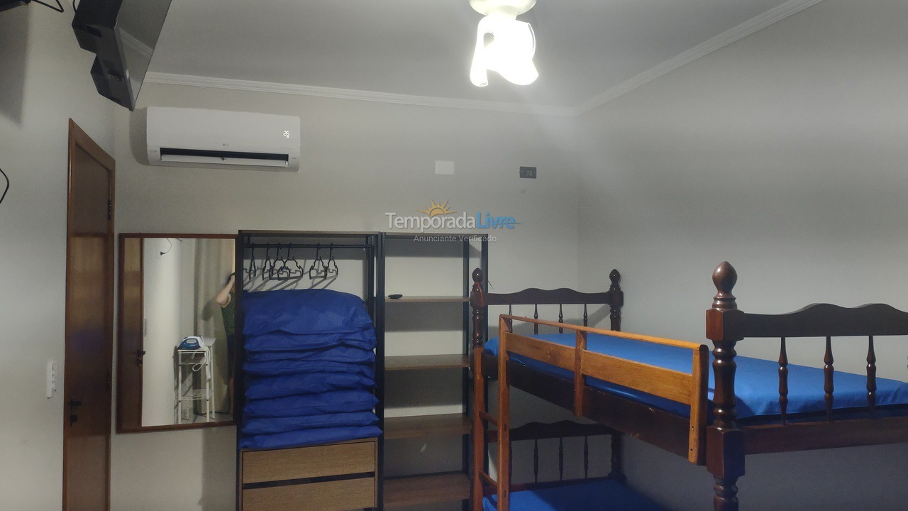 Apartamento para aluguel de temporada em Ubatuba (Praia Grande)