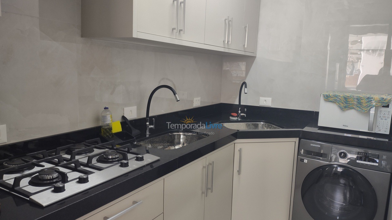 Apartamento para aluguel de temporada em Ubatuba (Praia Grande)