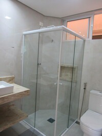 Apto perto da Praia Grande: Wi-Fi e ar-condicionado