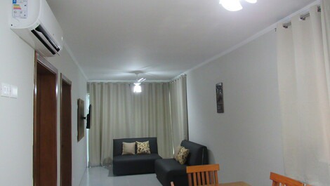 Apto perto da Praia Grande: Wi-Fi e ar-condicionado