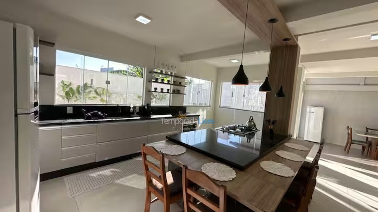 House for vacation rental in Florianópolis (Praia da Daniela)