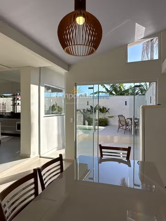 House for vacation rental in Florianópolis (Praia da Daniela)