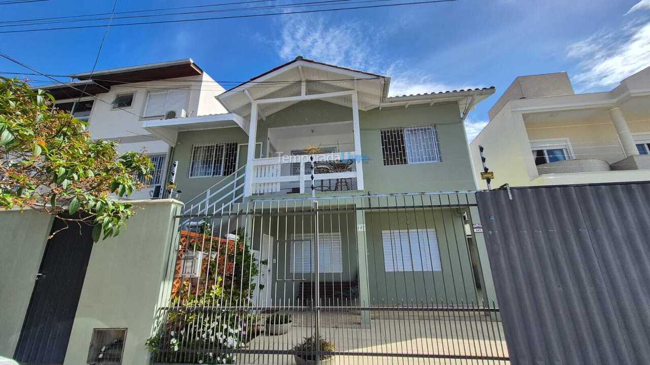 Casa para aluguel de temporada em Florianopolis (Canasvieiras)
