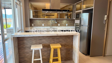 Hermoso ático privado con jacuzzi, 3 suites y piscina