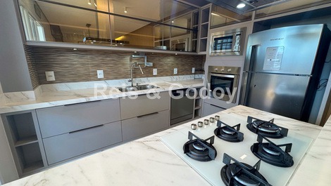 Hermoso ático privado con jacuzzi, 3 suites y piscina