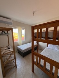 Central apartment with barbecue, elevator, Wi-Fi, and air conditioning in both bedrooms.