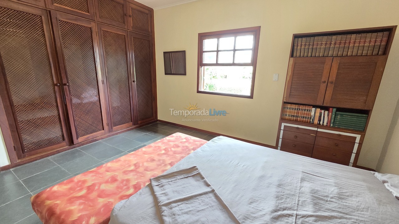 Casa para aluguel de temporada em Guarujá (Enseada)