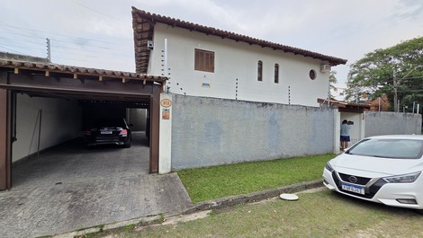 Casa 4 suites A/C Piscina churrasqueira local nobre Praia da enseada