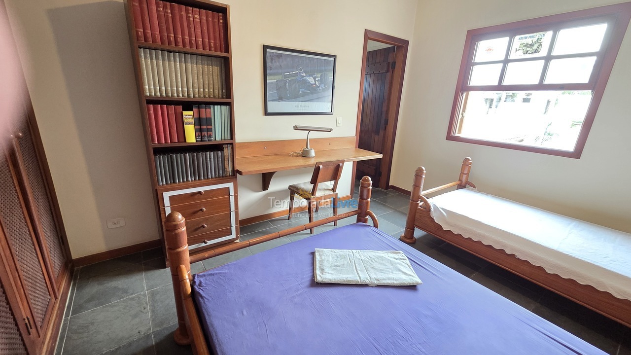 Casa para aluguel de temporada em Guarujá (Enseada)