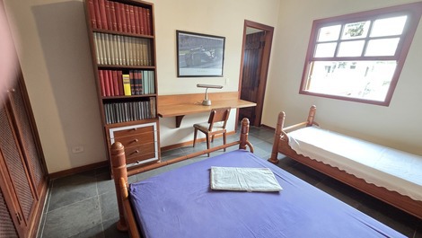 Casa 4 suites A/C Piscina churrasqueira local nobre Praia da enseada