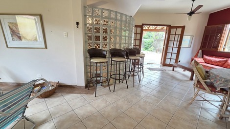 Casa 4 suites A/C Piscina churrasqueira local nobre Praia da enseada