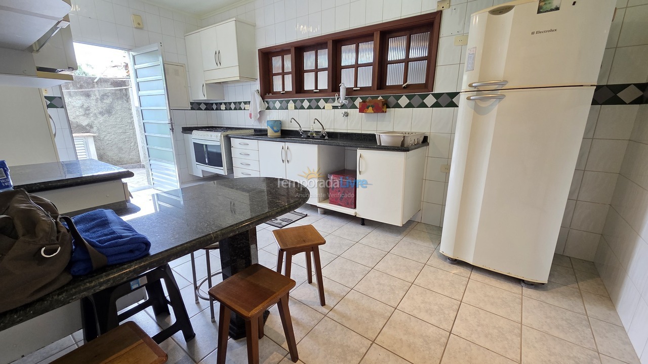 Casa para aluguel de temporada em Guarujá (Enseada)