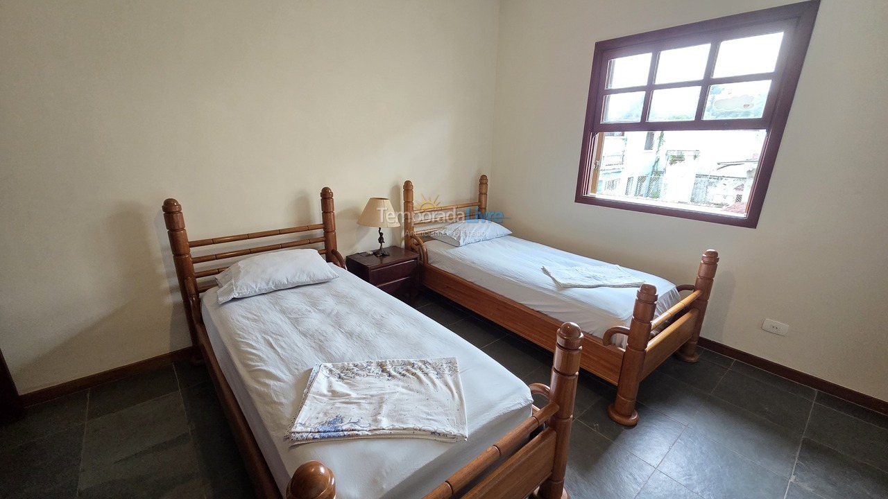 Casa para aluguel de temporada em Guarujá (Enseada)