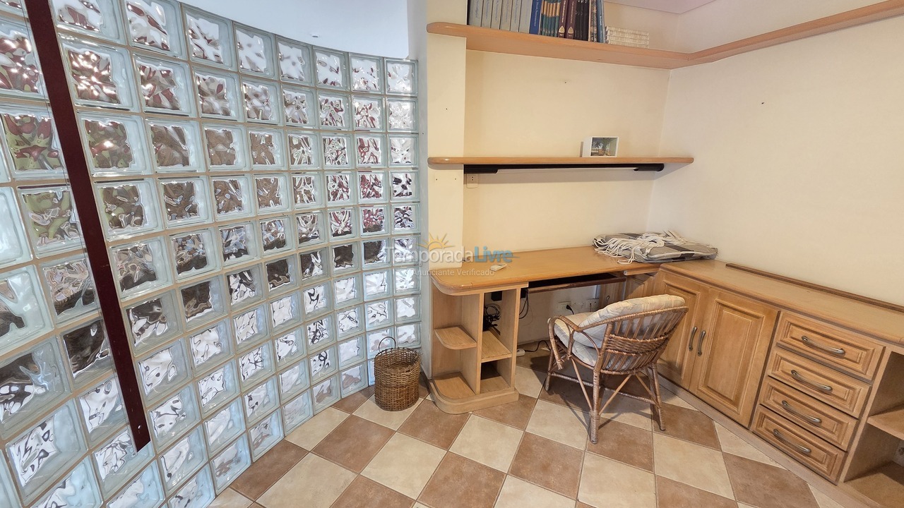 Casa para aluguel de temporada em Guarujá (Enseada)