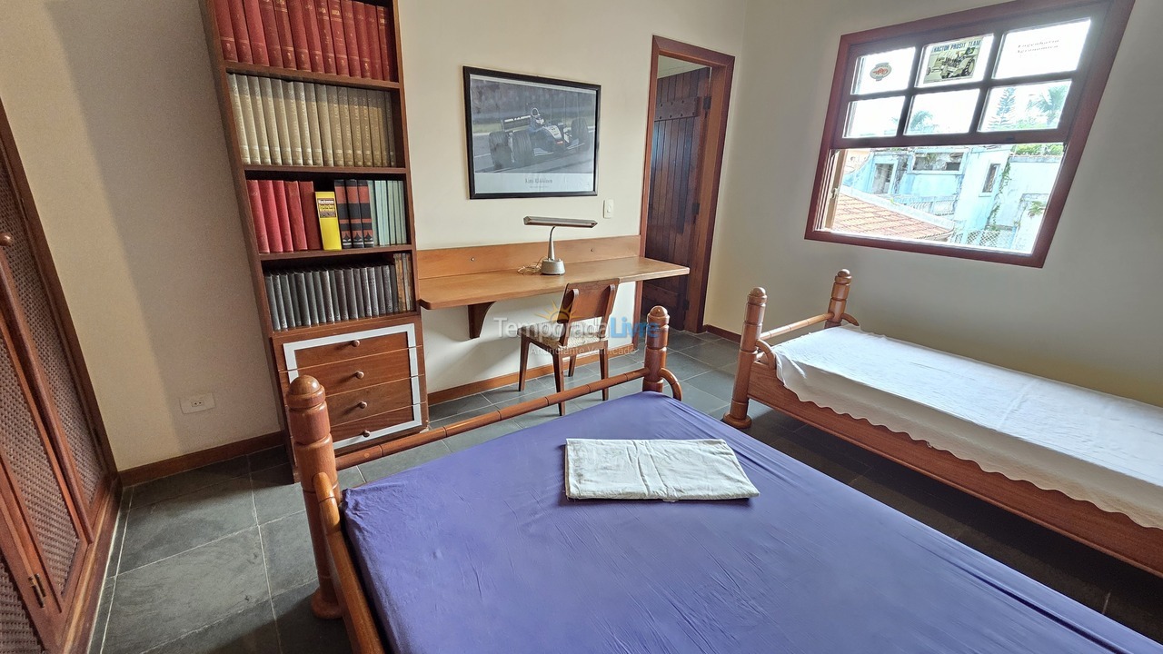 Casa para aluguel de temporada em Guarujá (Enseada)