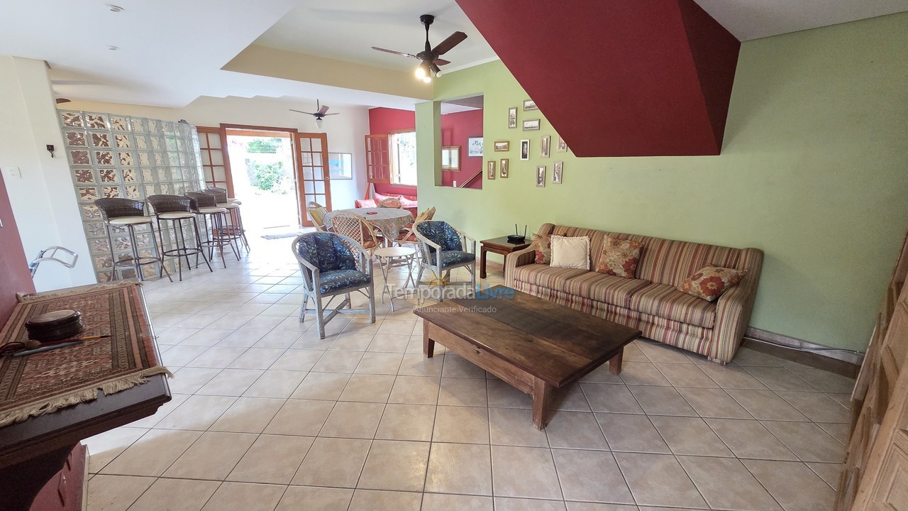 Casa para aluguel de temporada em Guarujá (Enseada)