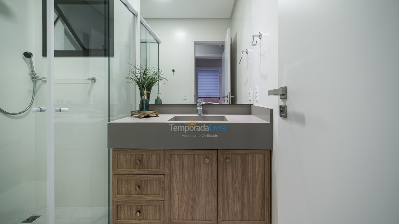 House for vacation rental in Bombinhas (Praia de Bombas)