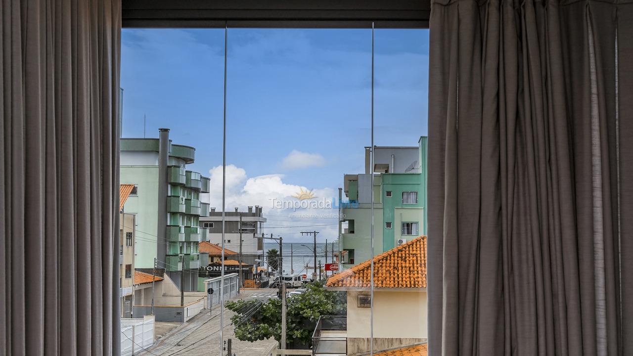 House for vacation rental in Bombinhas (Praia de Bombas)