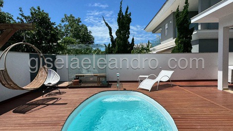 Increíble casa en Jurere Inn con 4 habitaciones y jacuzzi.