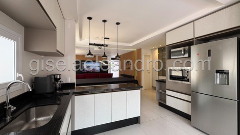 Increíble casa en Jurere Inn con 4 habitaciones y jacuzzi.