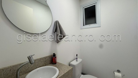 Increíble casa en Jurere Inn con 4 habitaciones y jacuzzi.