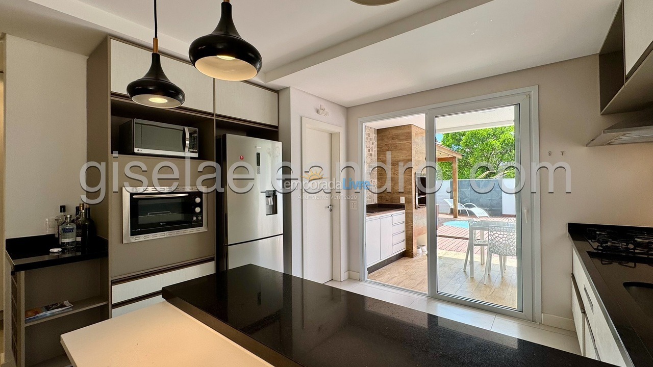 Casa para alquiler de vacaciones em Florianopolis (Jurerê Internacional)