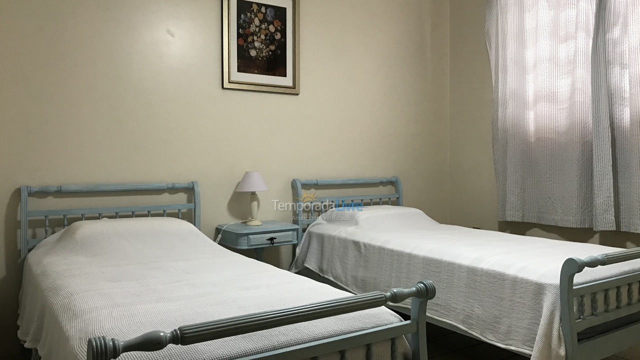 Casa para aluguel de temporada em Florianopolis (Praia dos Ingleses)