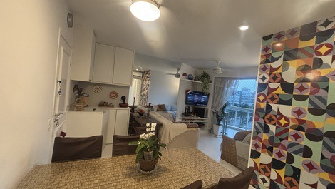 Apartamento em Riviera pé na grama