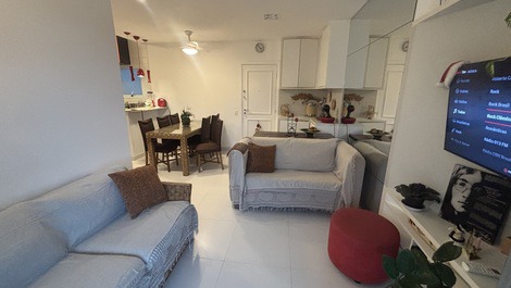 Apartamento em Riviera pé na grama