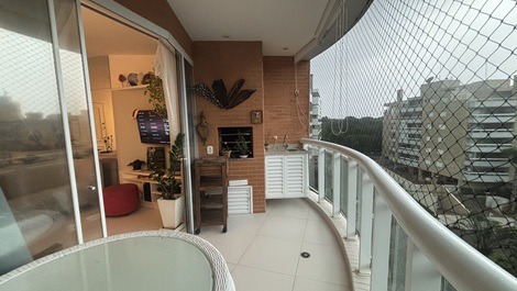 Apartamento em Riviera pé na grama