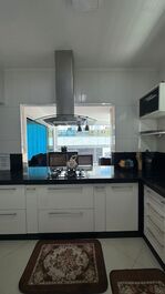 Apartamento a 150 m del mar | 3 suites + salón climatizado | 2 plazas de aparcamiento