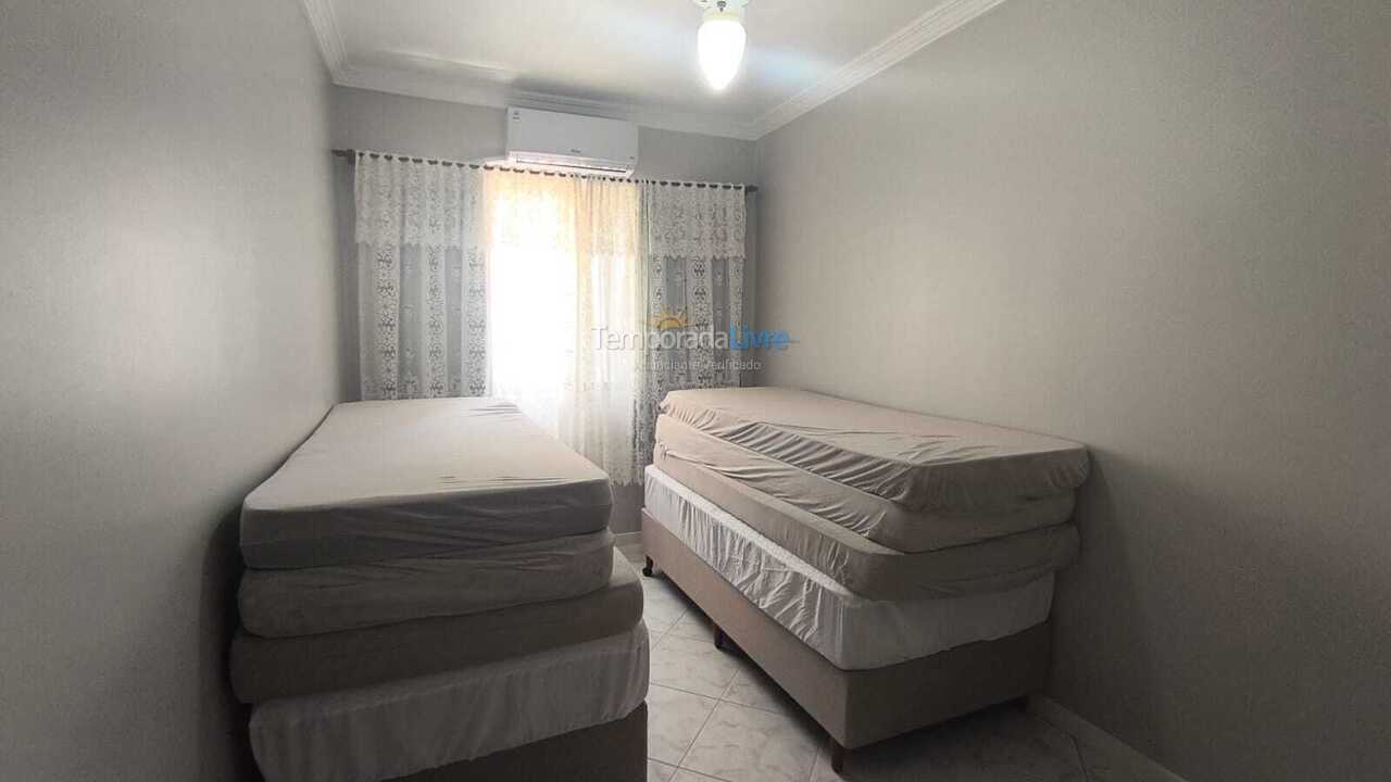 Apartment for vacation rental in Itapema (Meia Praia)