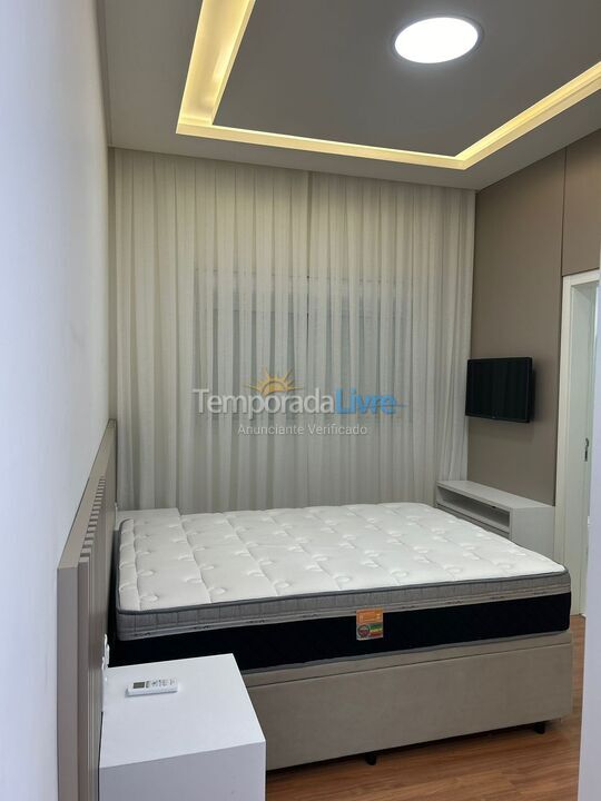 Apartamento para aluguel de temporada em Itapema (Meia Praia)