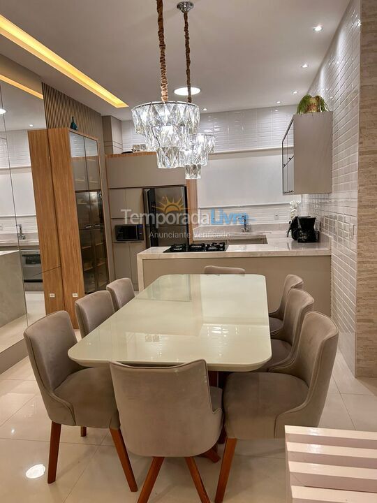 Apartamento para aluguel de temporada em Itapema (Meia Praia)