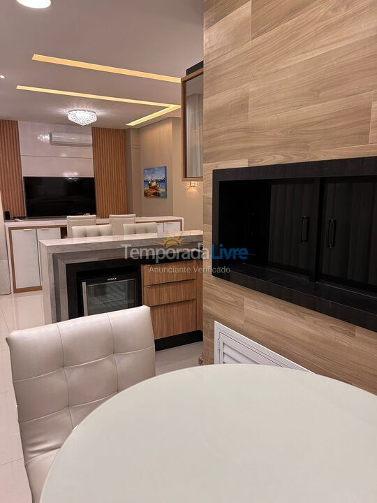 Apartamento para aluguel de temporada em Itapema (Meia Praia)