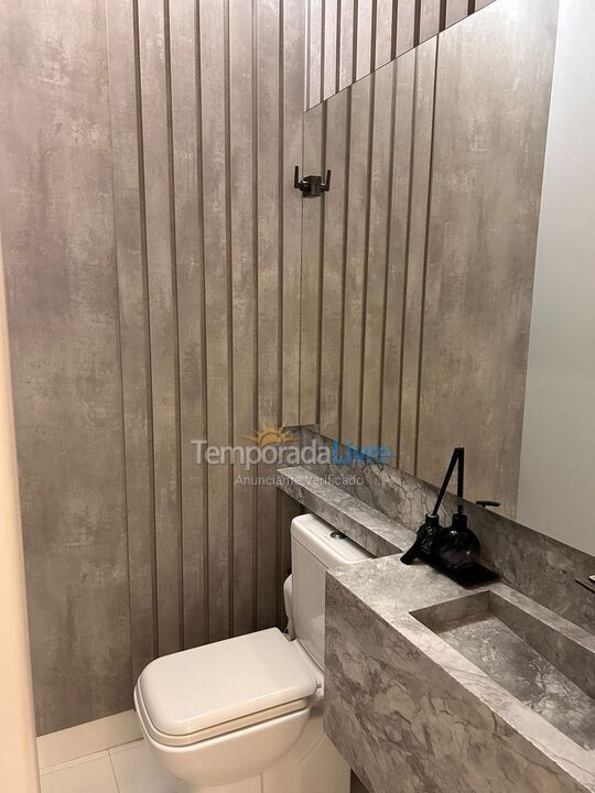 Apartamento para aluguel de temporada em Itapema (Meia Praia)