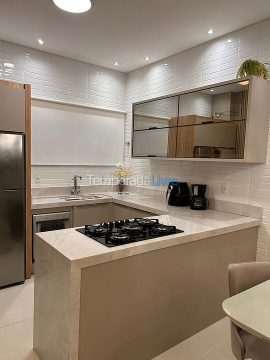 Apartamento para aluguel de temporada em Itapema (Meia Praia)