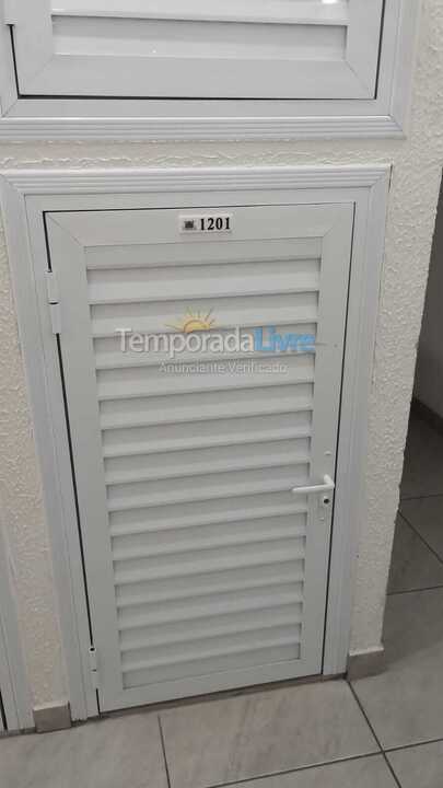 Apartamento para aluguel de temporada em Itapema (Meia Praia)