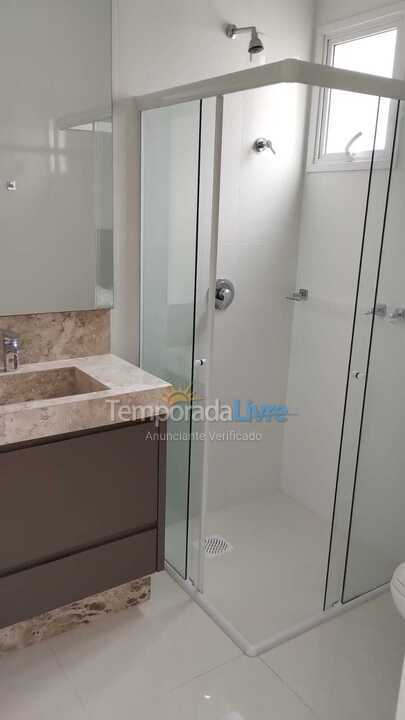 Apartamento para aluguel de temporada em Itapema (Meia Praia)