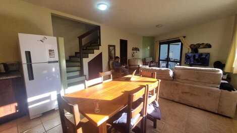 EXCELLENT HOUSE in a gated community, 3 BEDROOMS WITH AIR CONDITIONING, MORRINHOS, 250 METERS from the sea.