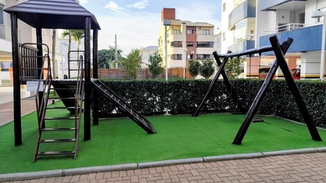 Large apartment meters from the sea in Ingleses.