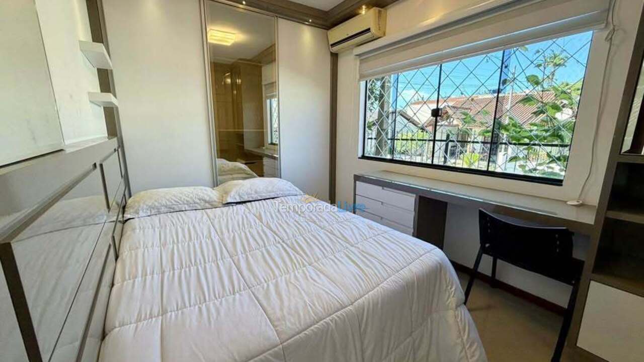House for vacation rental in Balneário Camboriú (Nações)