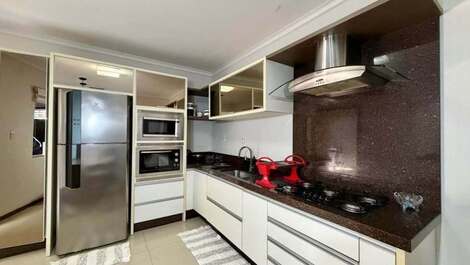 House with 4 bedrooms, swimming pool and gourmet area.