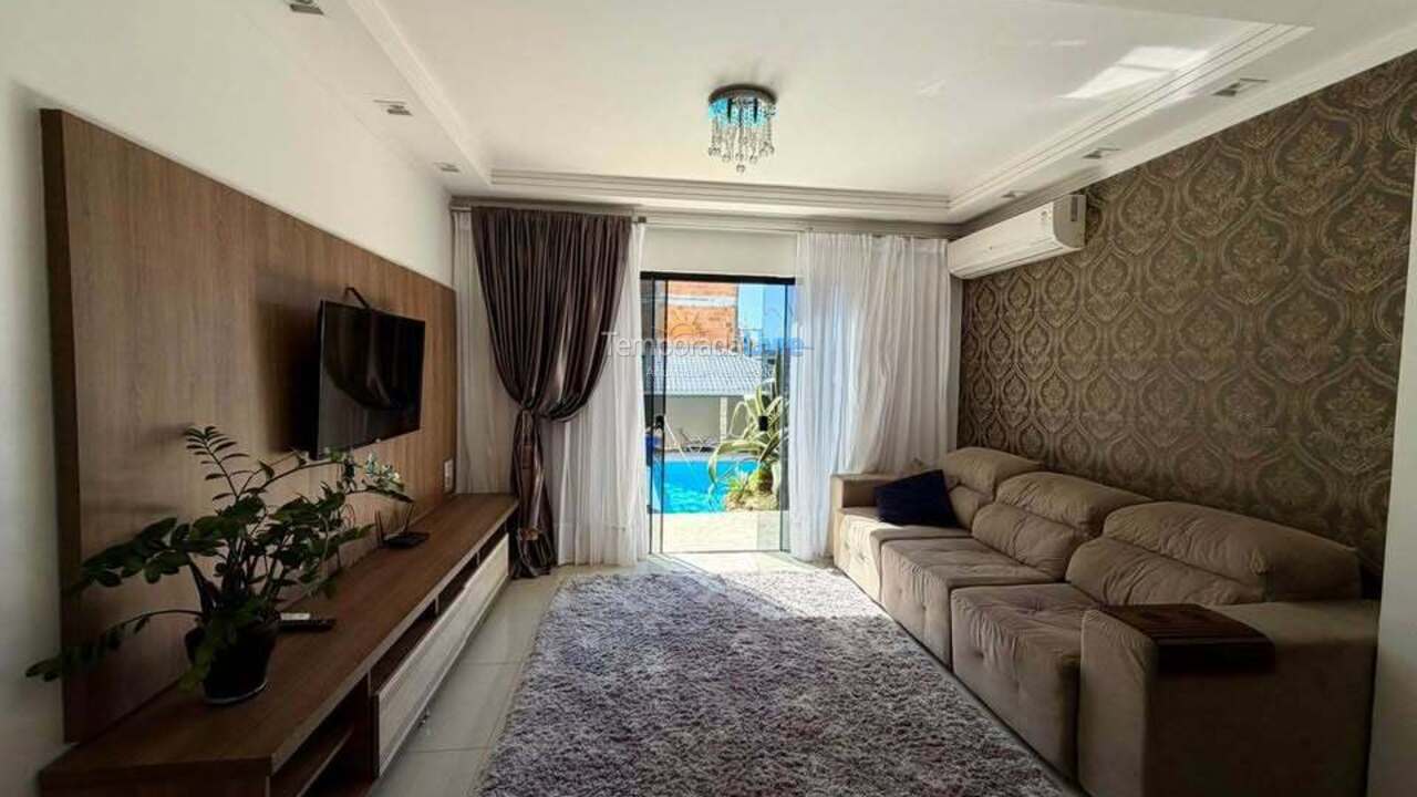 House for vacation rental in Balneário Camboriú (Nações)